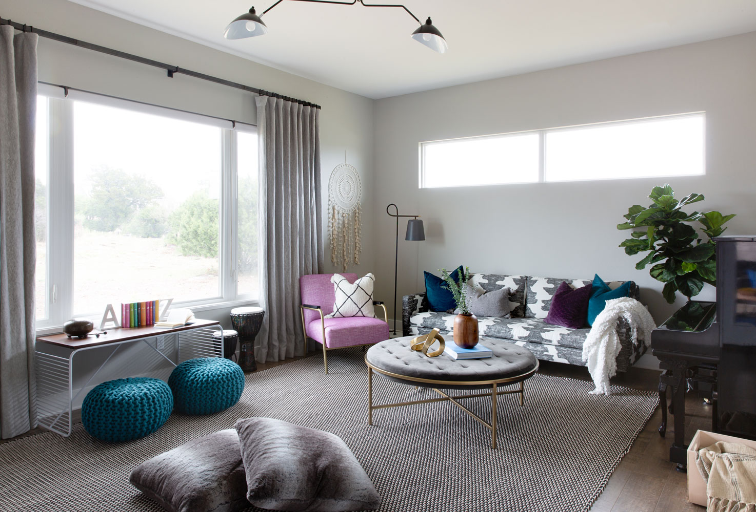 dream-catcher-modern-getaway-living-room-design