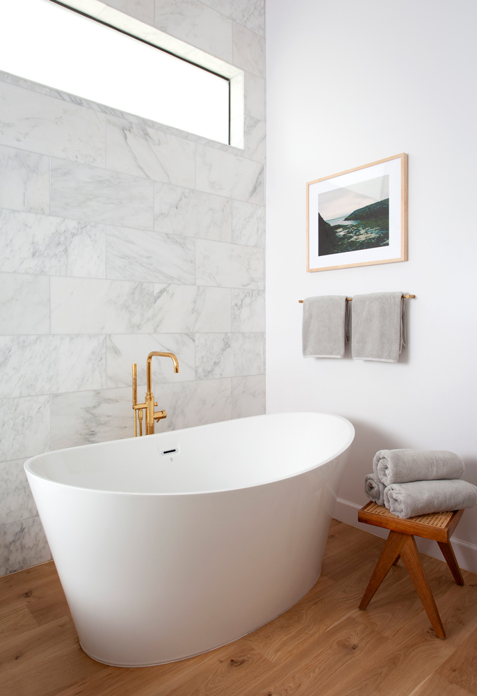 rollingwood-white-bathtub-design-austin